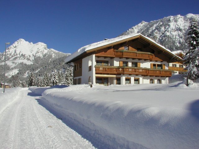 Haus Ebentheuer.jpg